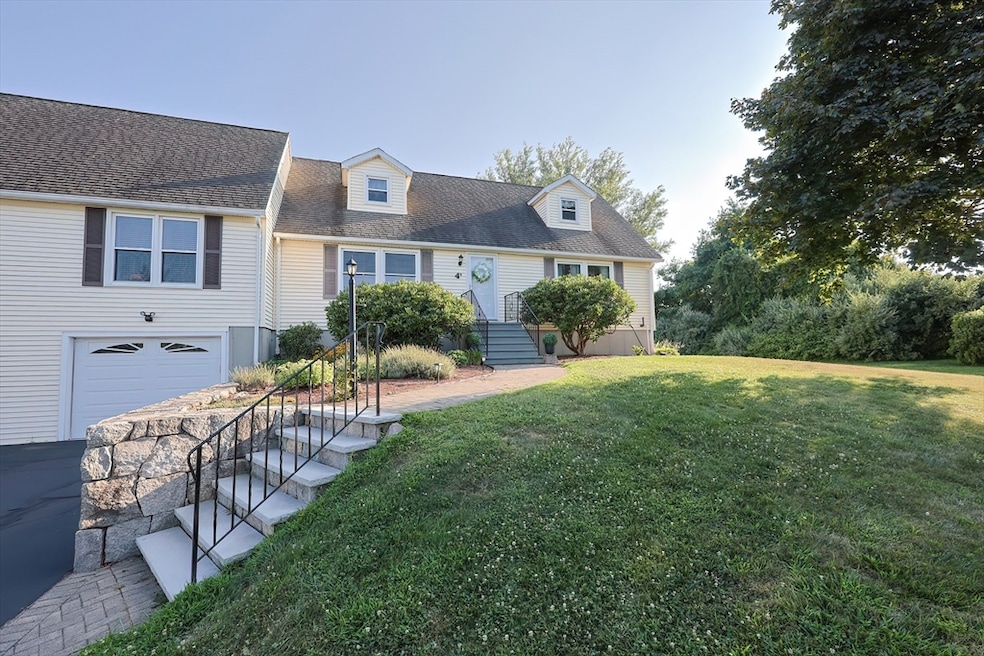 4 Megan Ct unit B, Mendon, MA 01756 - photo 1