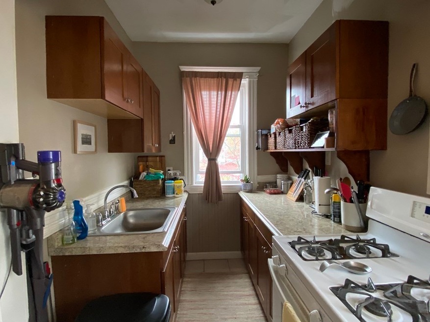 125 Irving St unit 2R, Everett, MA 02149 - photo 1