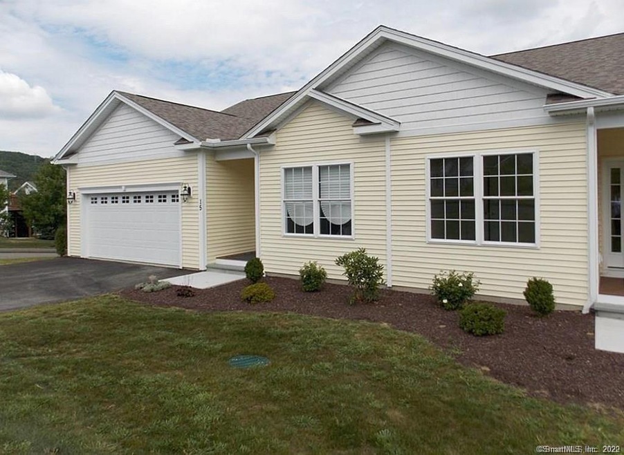 135 Pondview Cir unit 87, Beacon Falls, CT 06403 - photo 1