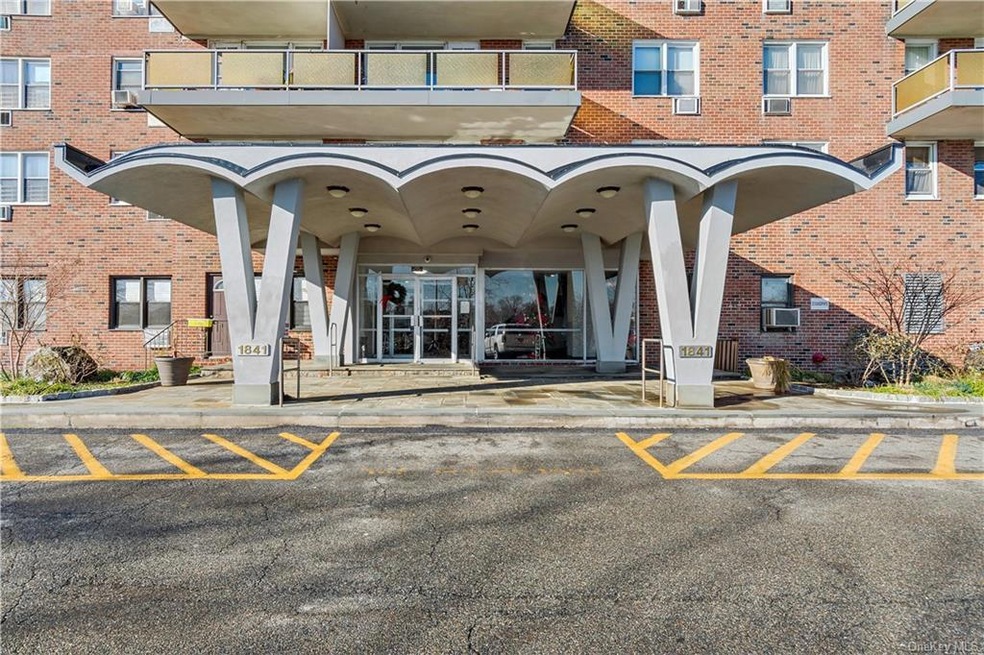 Westchester Towers unit 5B, Yonkers, NY 10710 - photo 1