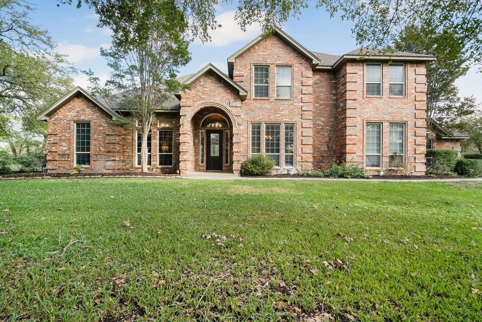 129 Quail Bluff Ln, Aledo, TX 76008 | MLS# 20464932 | Homes.com