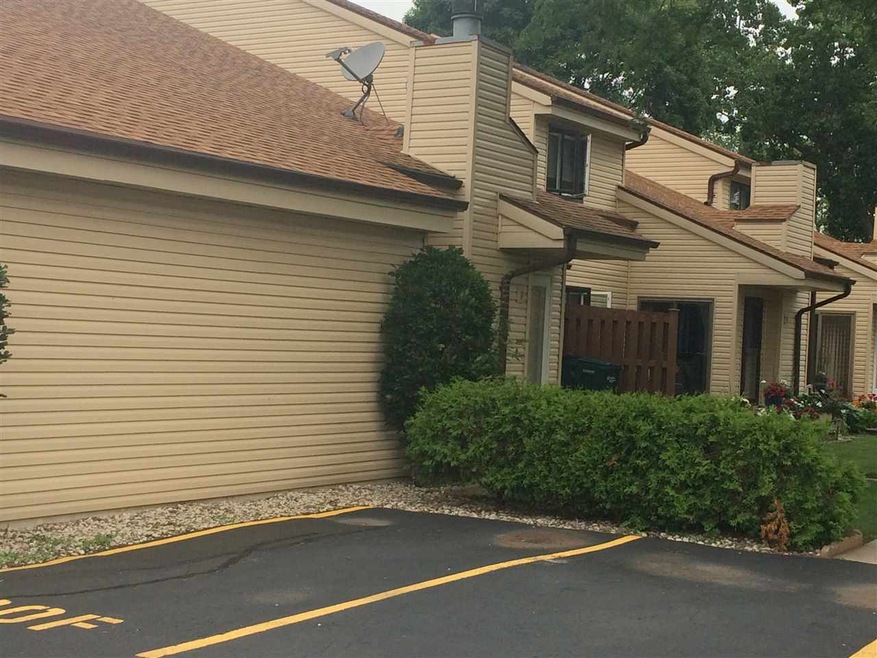 2480 W Glendale Ave unit F, Appleton, WI 54914 - photo 1