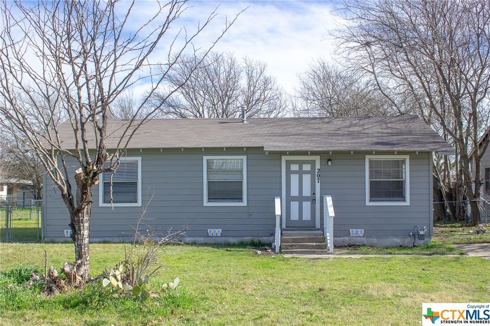 207 E Reagan Ave, Copperas Cove, TX 76522 - photo 1