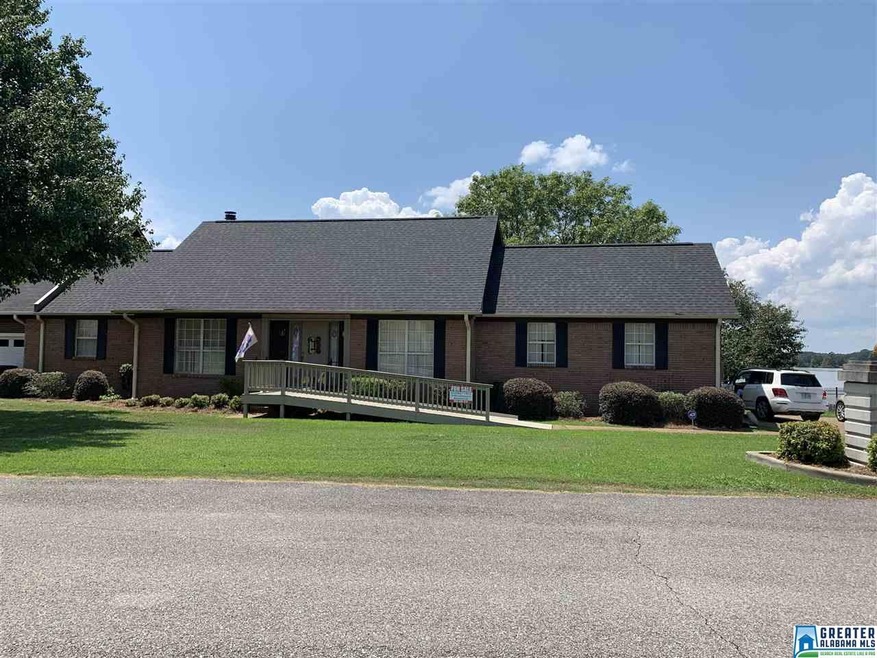 345 Lakepoint Dr, Gadsden, AL 35901 - photo 1