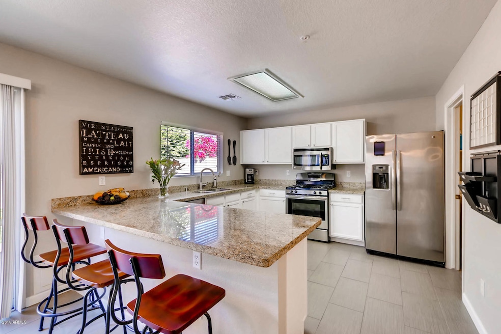 8954 E Yucca Scottsdale AZ-large-008-4-K