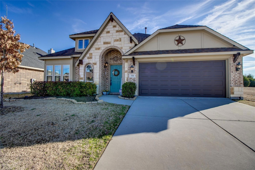 316 Armstrong Ln, Lavon, TX 75166 - photo 1