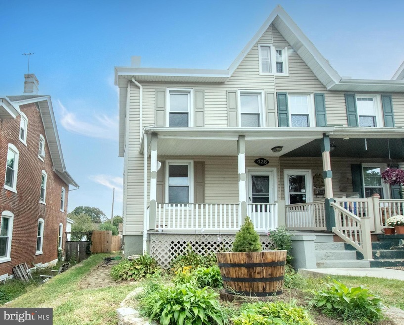 Pending $230,000 • Co-Listing Agent