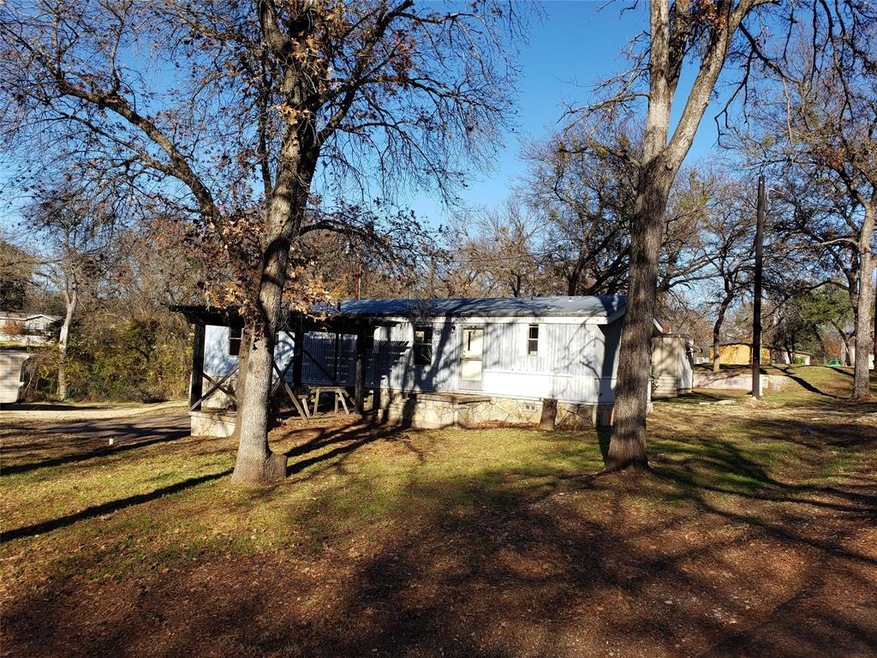 554 Blue Jay Ct, Granbury, TX 76049 - photo 1