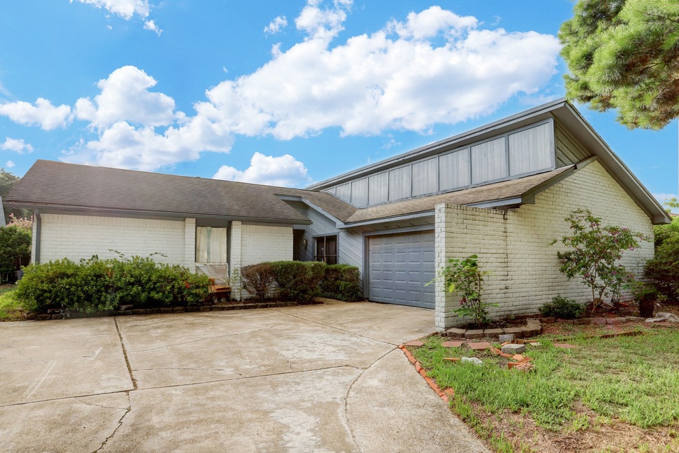 8715 Wildforest Dr, Houston, TX 77088 - photo 1