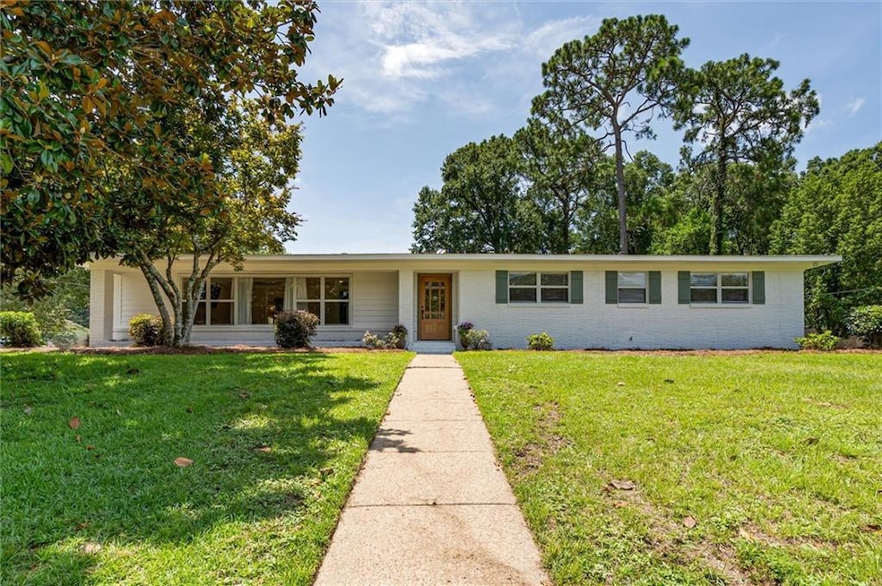 4457 Suzanne Cir, Mobile, AL 36608 - photo 1