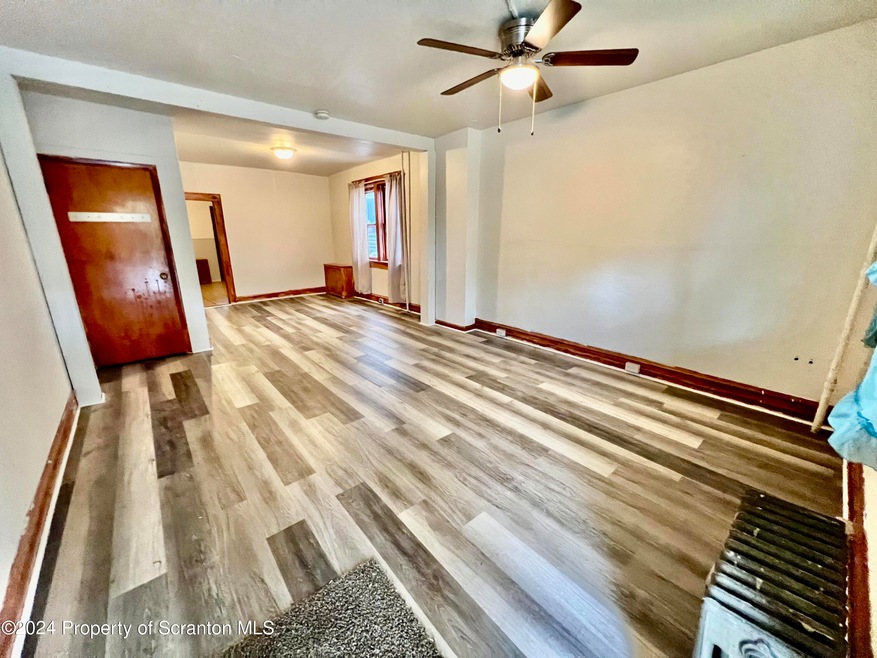 1121 S Main St, Taylor, PA 18517 - photo 1