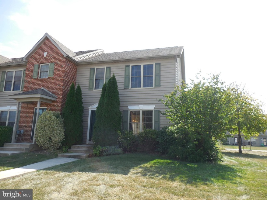 1976 Ashley Dr, Chambersburg, PA 17201 - photo 1