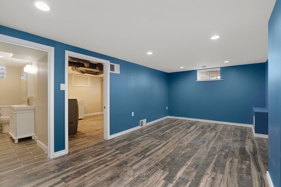 10052 Drury Ln, Westchester, IL 60154 - photo 1