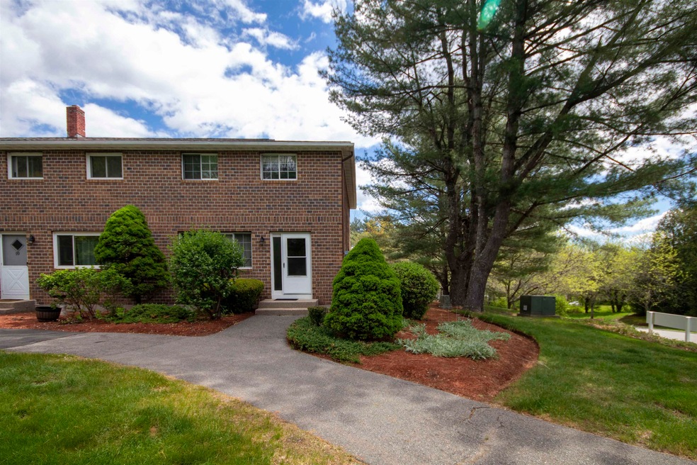 100 Oakridge Dr unit 100, Londonderry, NH 03053 - photo 1