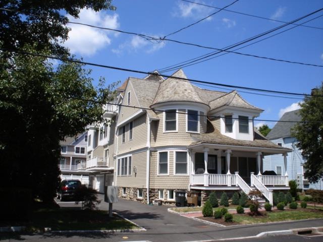 48 Pleasant St unit 3, Stamford, CT 06901 - photo 1