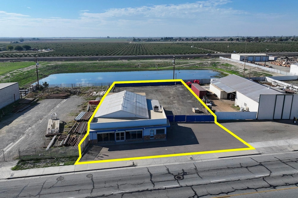2247 S K St, Tulare, CA 93274 - photo 1