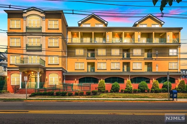 201-211 W Jersey St, Elizabeth, NJ 07202 - photo 1