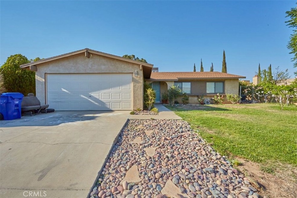 16190 Wimbleton Dr, Victorville, CA 92395 - photo 1