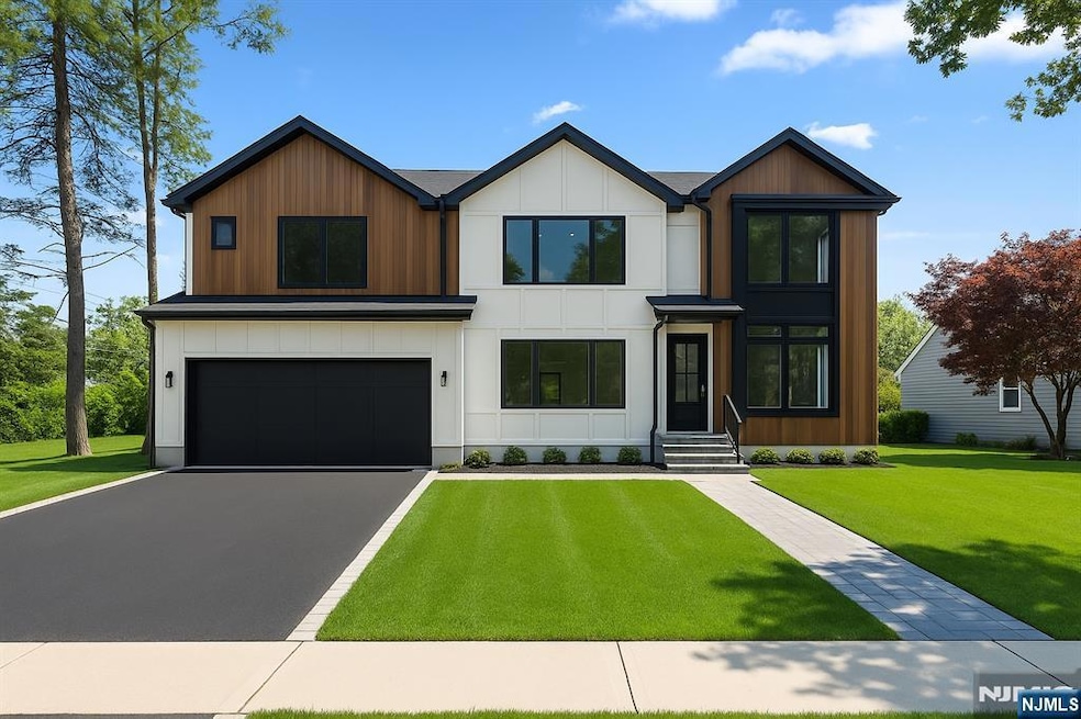 33 Oliver Rd, Paramus, NJ 07652 - photo 1