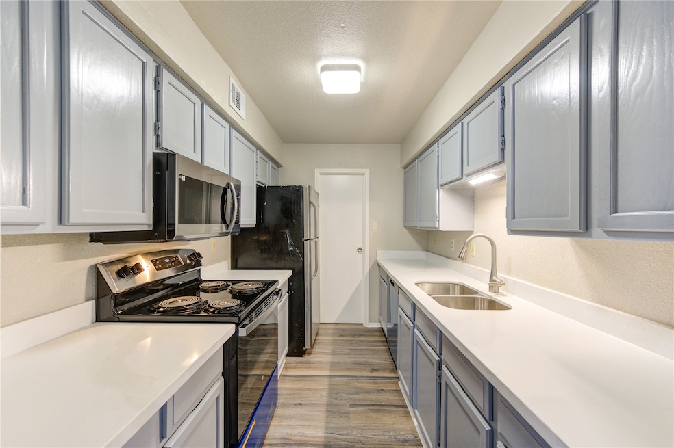 6500 Sands Point Dr unit 814, Houston, TX 77074 - photo 1