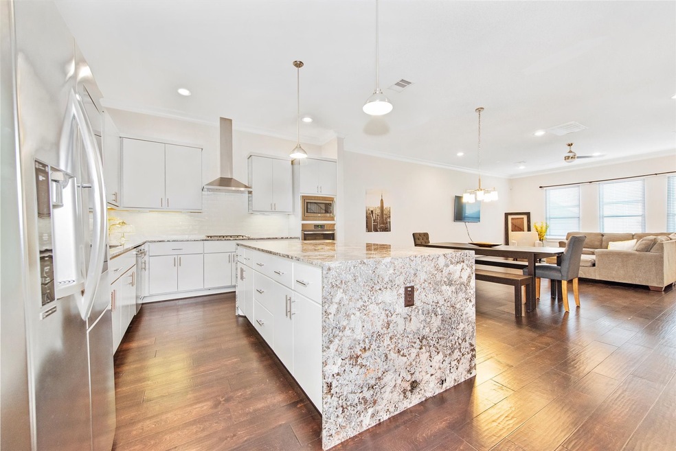 851 Fisher St unit B, Houston, TX 77018 - photo 1