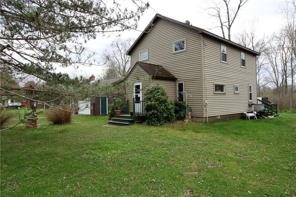 Front view of home.