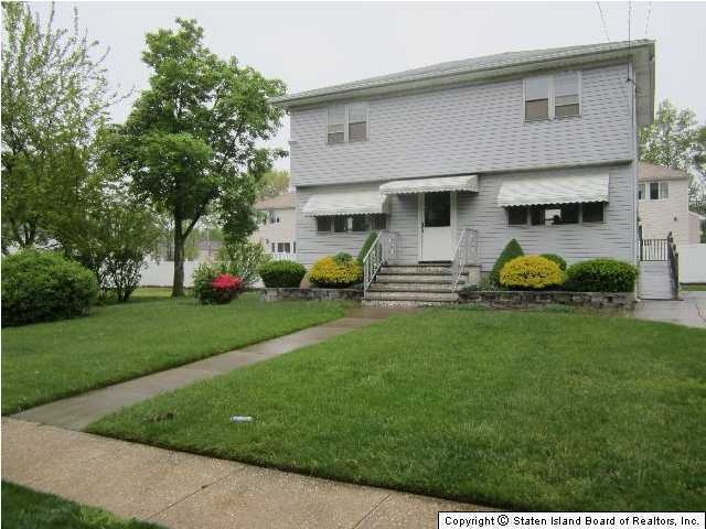 75 Claypit Rd, Staten Island, NY 10309 - photo 1