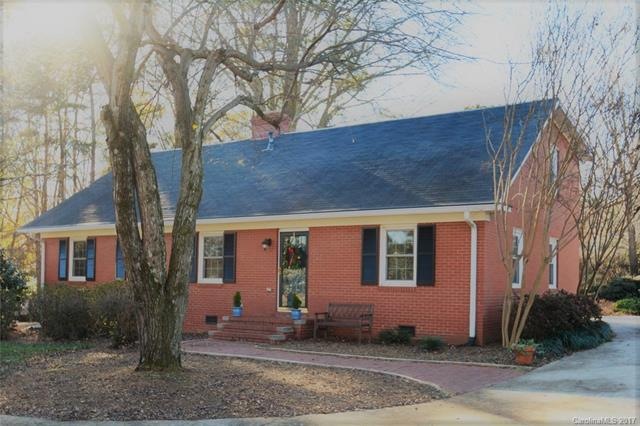 Welcome home!! 4 BR, 2 BA home close to schools an