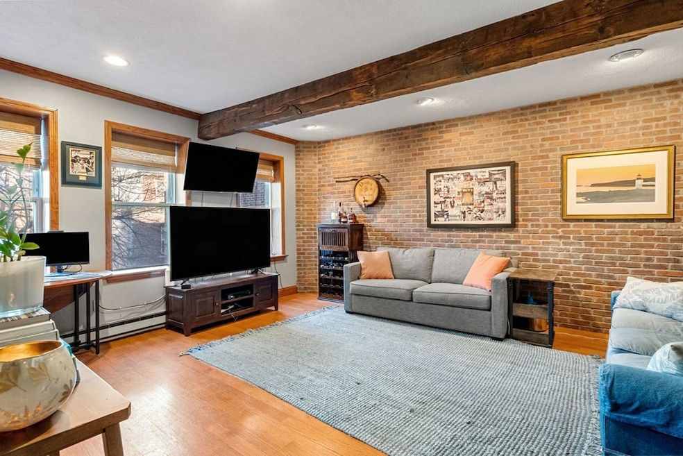 440 Hanover St unit 4C, Boston, MA 02113 - photo 1