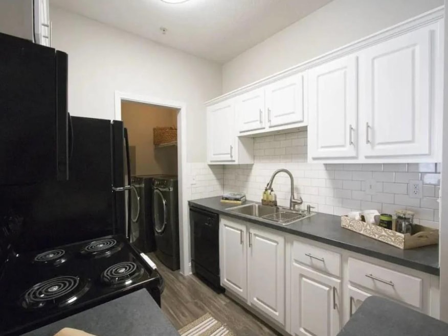 100 Crossing Blvd unit 1301, McDonough, GA 30253 - photo 1