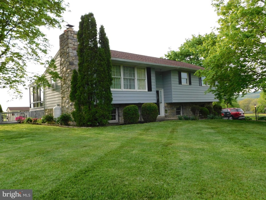 90 Winding Rd, Boyertown, PA 19512 - photo 1