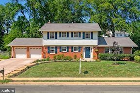 904 Country Club Dr NE, Vienna, VA 22180 - photo 1