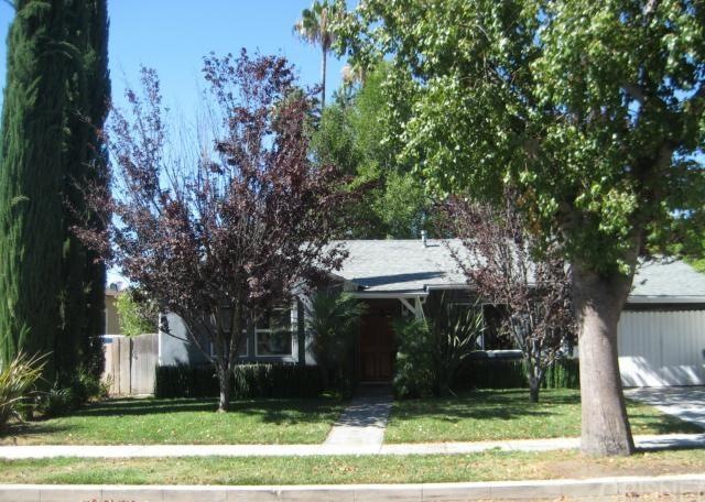 21217 Martinez St, Woodland Hills, CA 91364 - photo 1