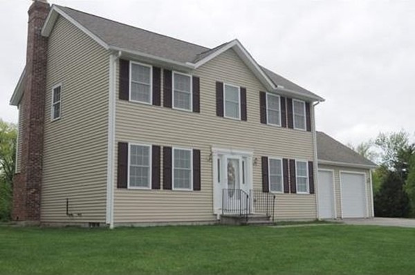 377 Partridge St, Gardner, MA 01440 - photo 1