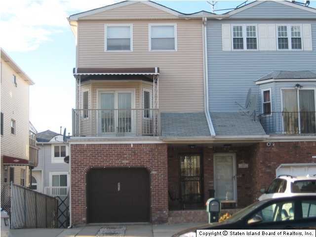 260 Merrymount St, Staten Island, NY 10314 - photo 1
