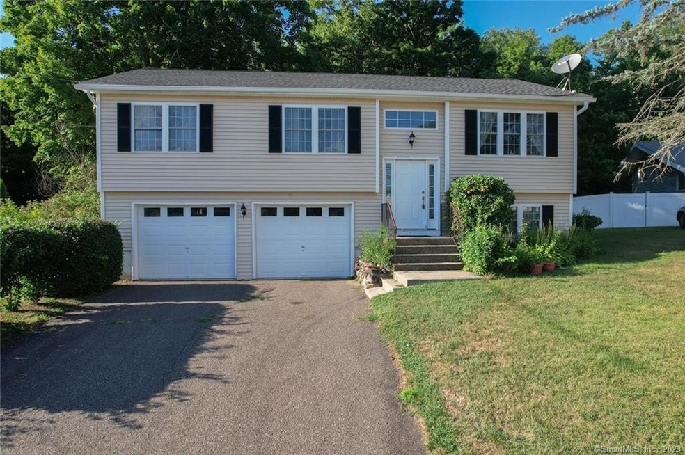 76 Hickory Hill Dr, Waterbury, CT 06708 - photo 1