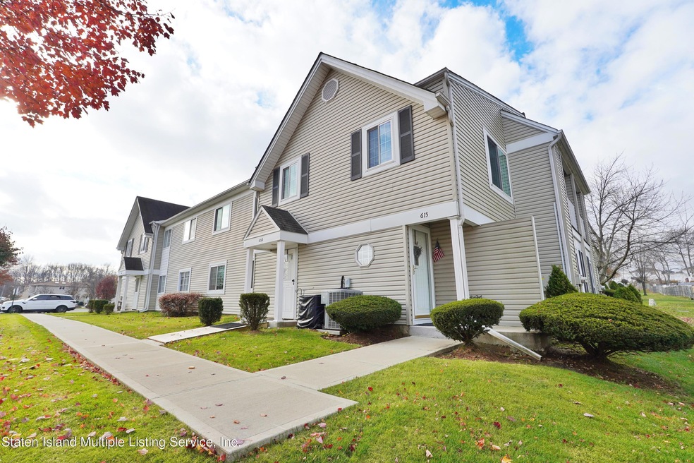 615 Correll Ave unit 164, Staten Island, NY 10309 - photo 1