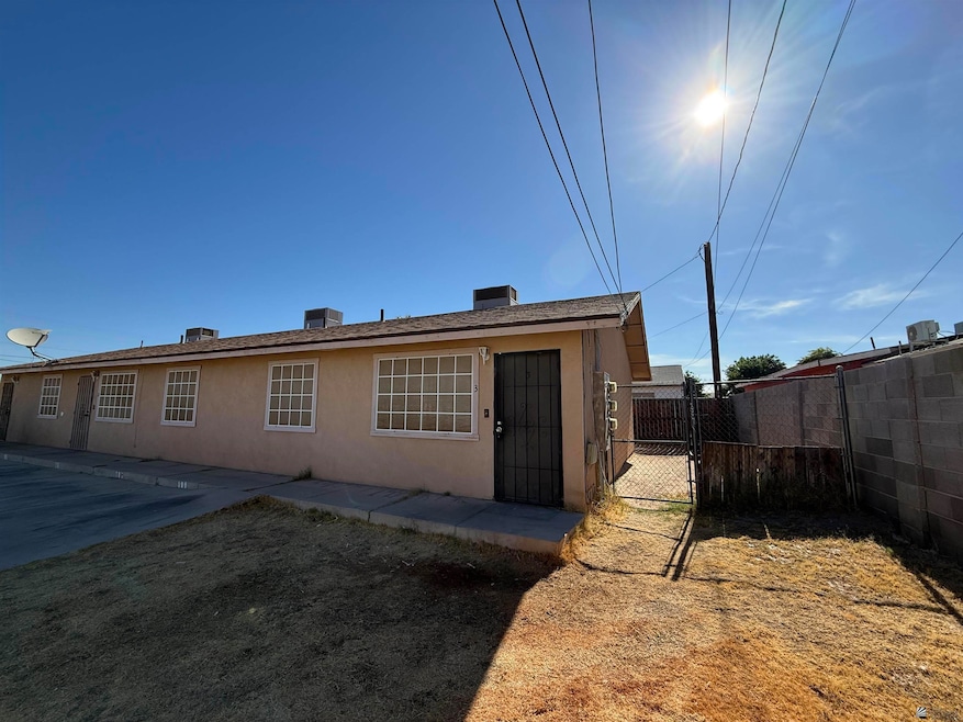 255 E 23rd St, Yuma, AZ 85364 - photo 1