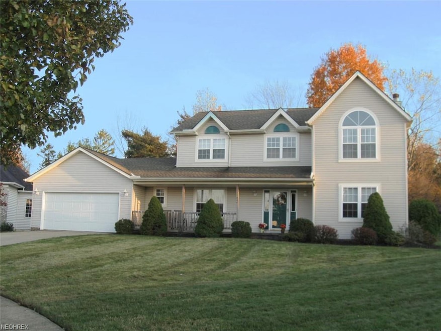 Welcome to 444 Elm Court on a desirable lot and cu