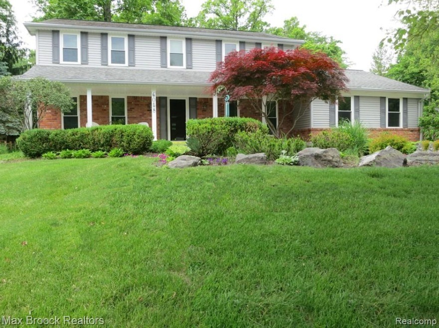 6058 Glen Eagles Dr, West Bloomfield, MI 48323 - photo 1