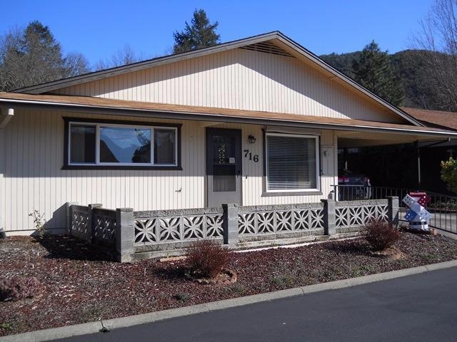 716 Brookside Cir, Rogue River, OR 97537 - photo 1