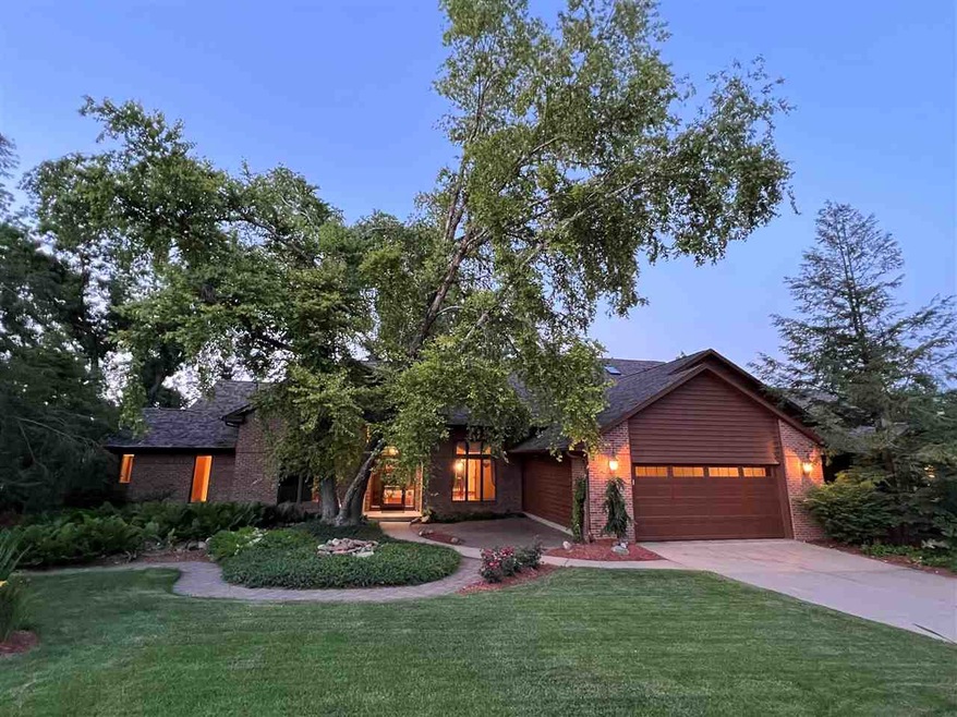 3270 Little Creek Rd NE, Cedar Rapids, IA 52402 - photo 1