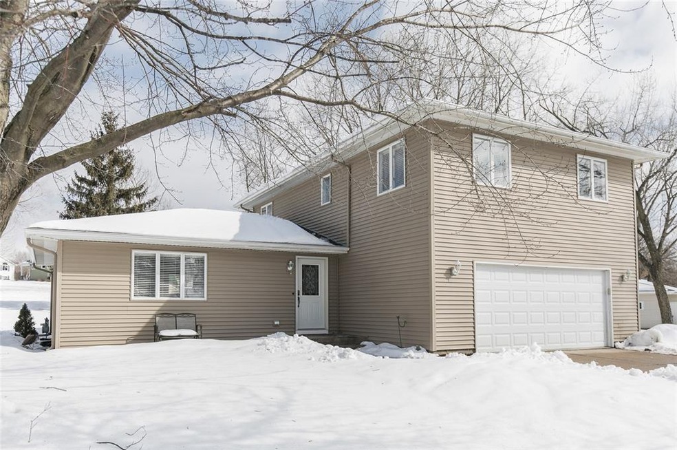 7012 Kiowa Trace NE, Cedar Rapids, IA 52411 - photo 1