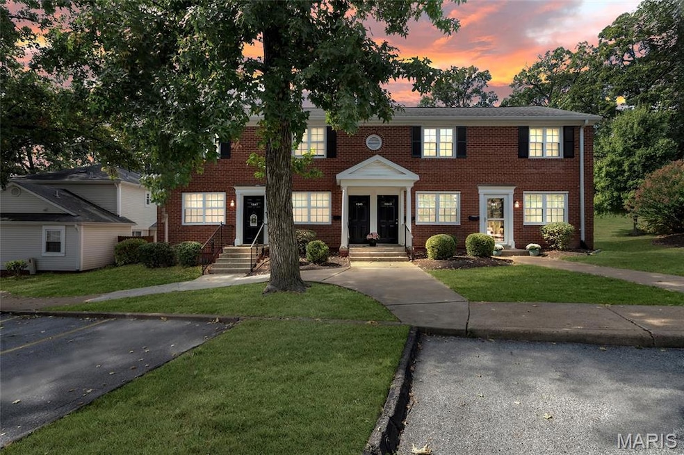 1545 Swallow Dr unit 1545, Saint Louis, MO 63144 - photo 1