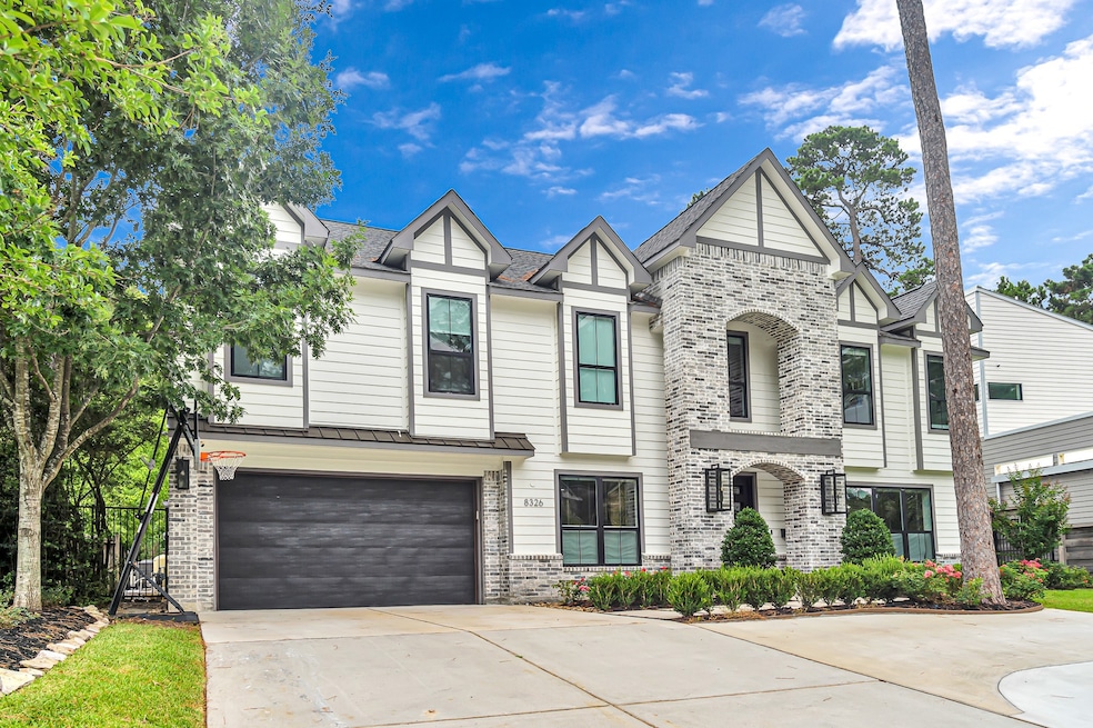 8326 Leafy Ln, Houston, TX 77055 - photo 1