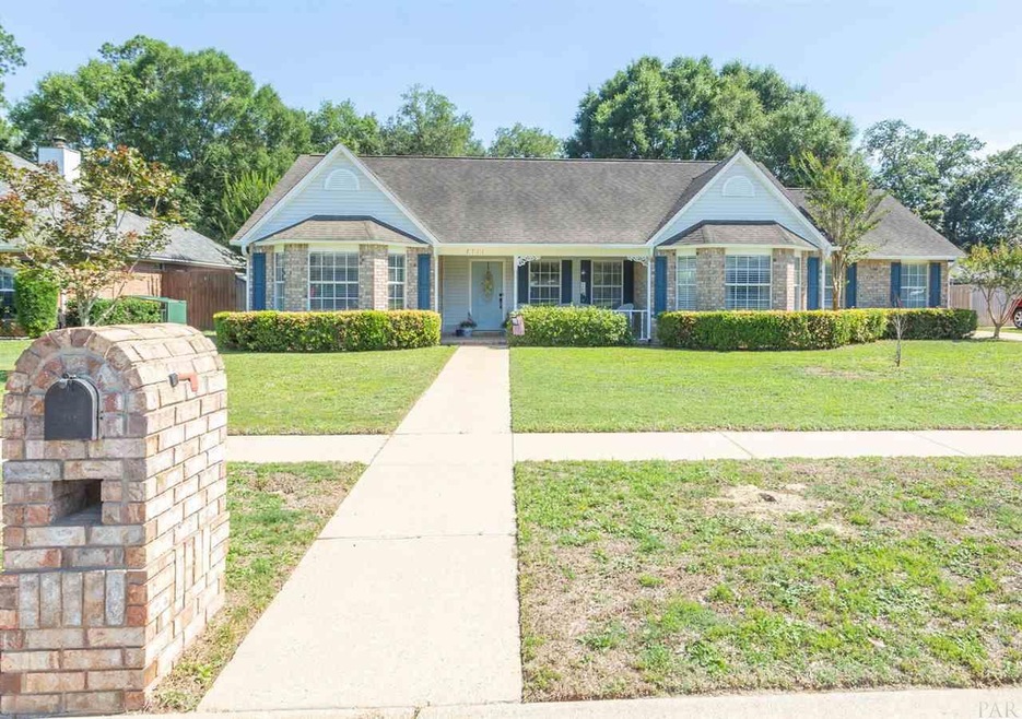 2711 Woodbreeze Dr, Cantonment, FL 32533 - photo 1