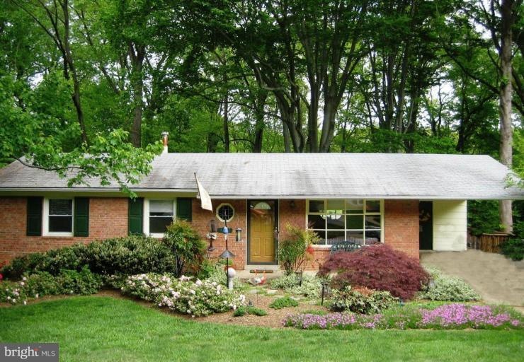 4407 Rockcrest Dr, Fairfax, VA 22032 - photo 1