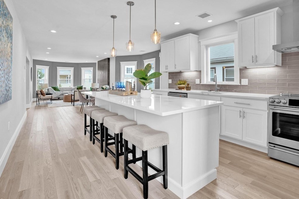 Sold $990,000 • Co-Listing Agent