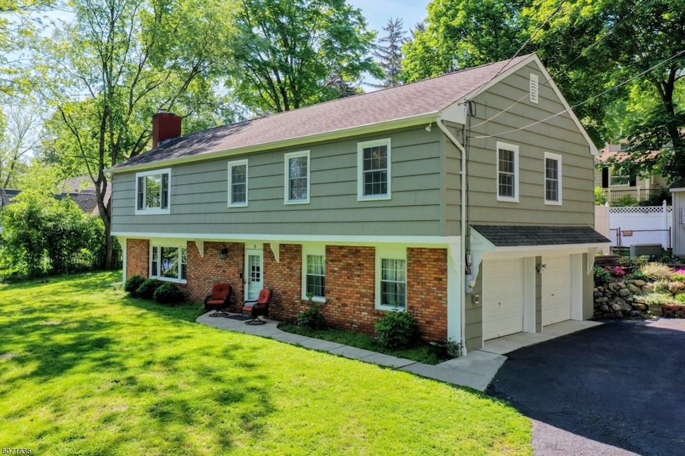 5 Duchess Dr, Kinnelon, NJ 07405 - photo 1