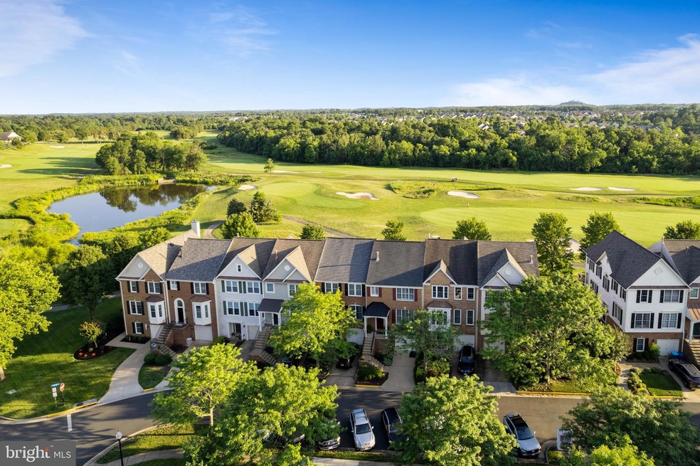 43127 Holtby Square, Chantilly, VA 20152 - photo 1